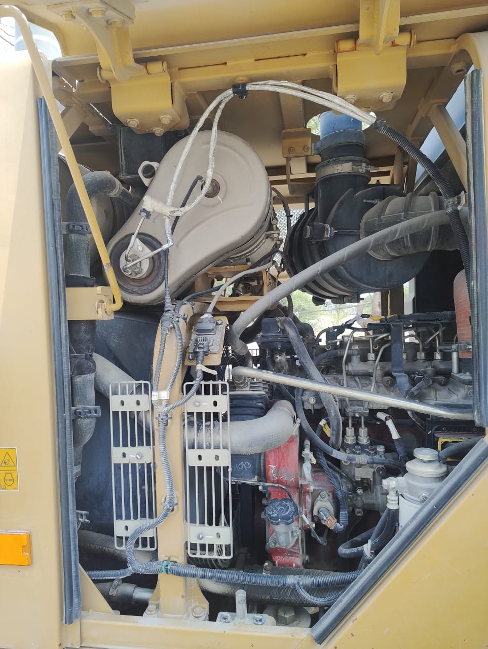 HINDUSTAN 2021E LOADER