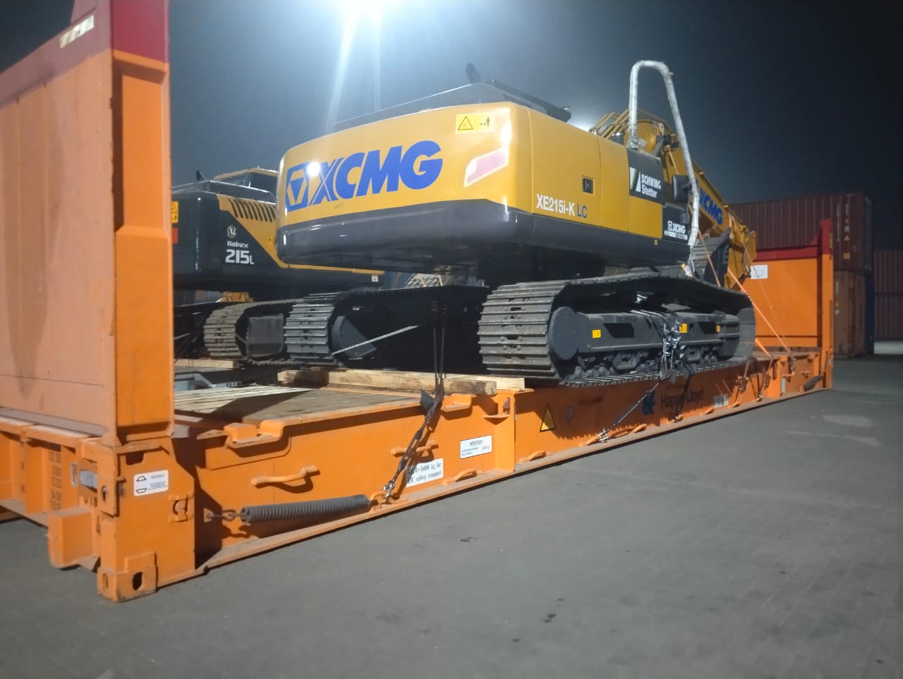 XE215i-K LC EXCAVATOR