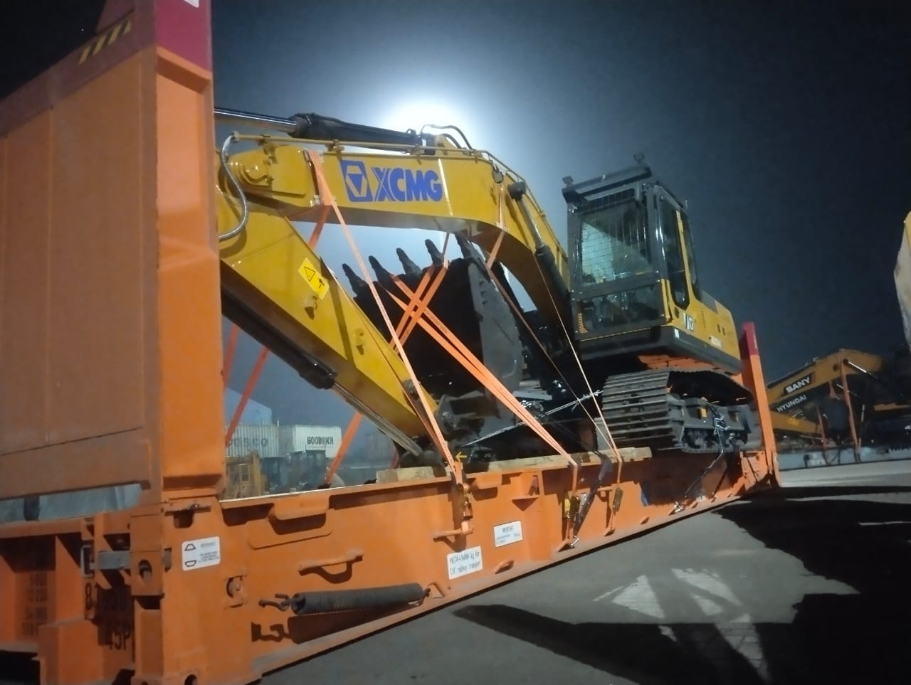 XE215i-K LC EXCAVATOR