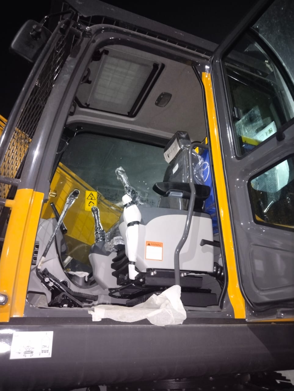 XE215i-K LC EXCAVATOR