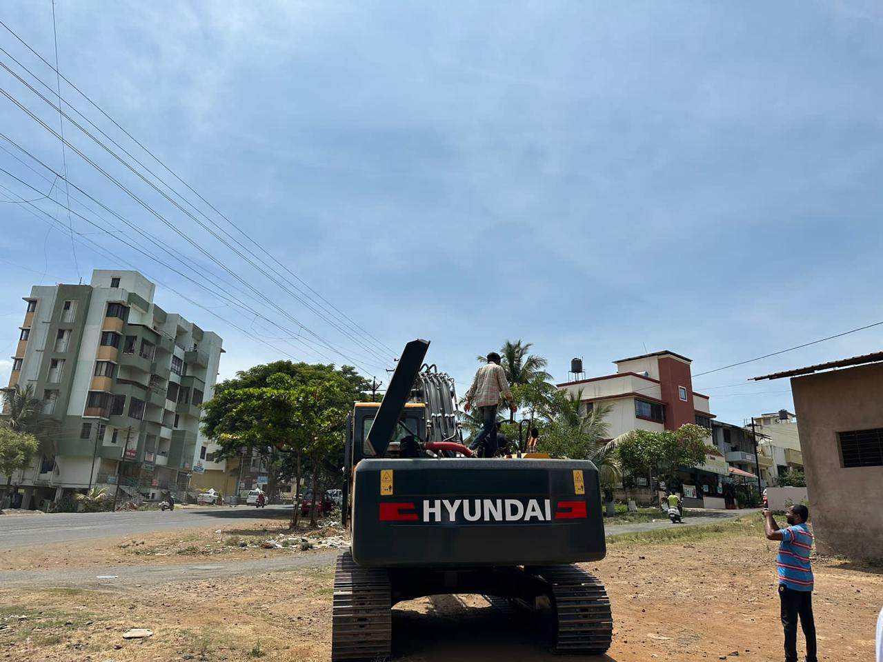 HYUNDAI ROBEX 215L SMART