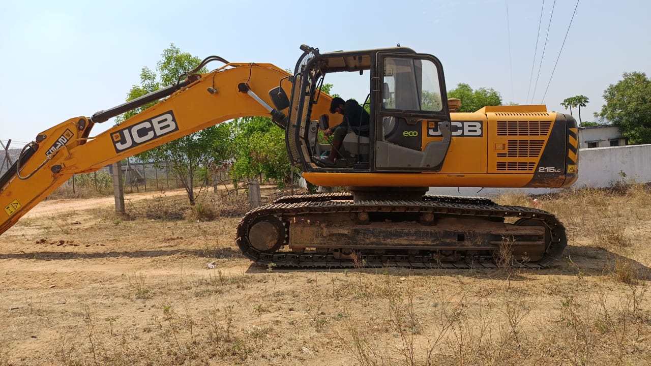 JCB 215LC EXCAVATOR
