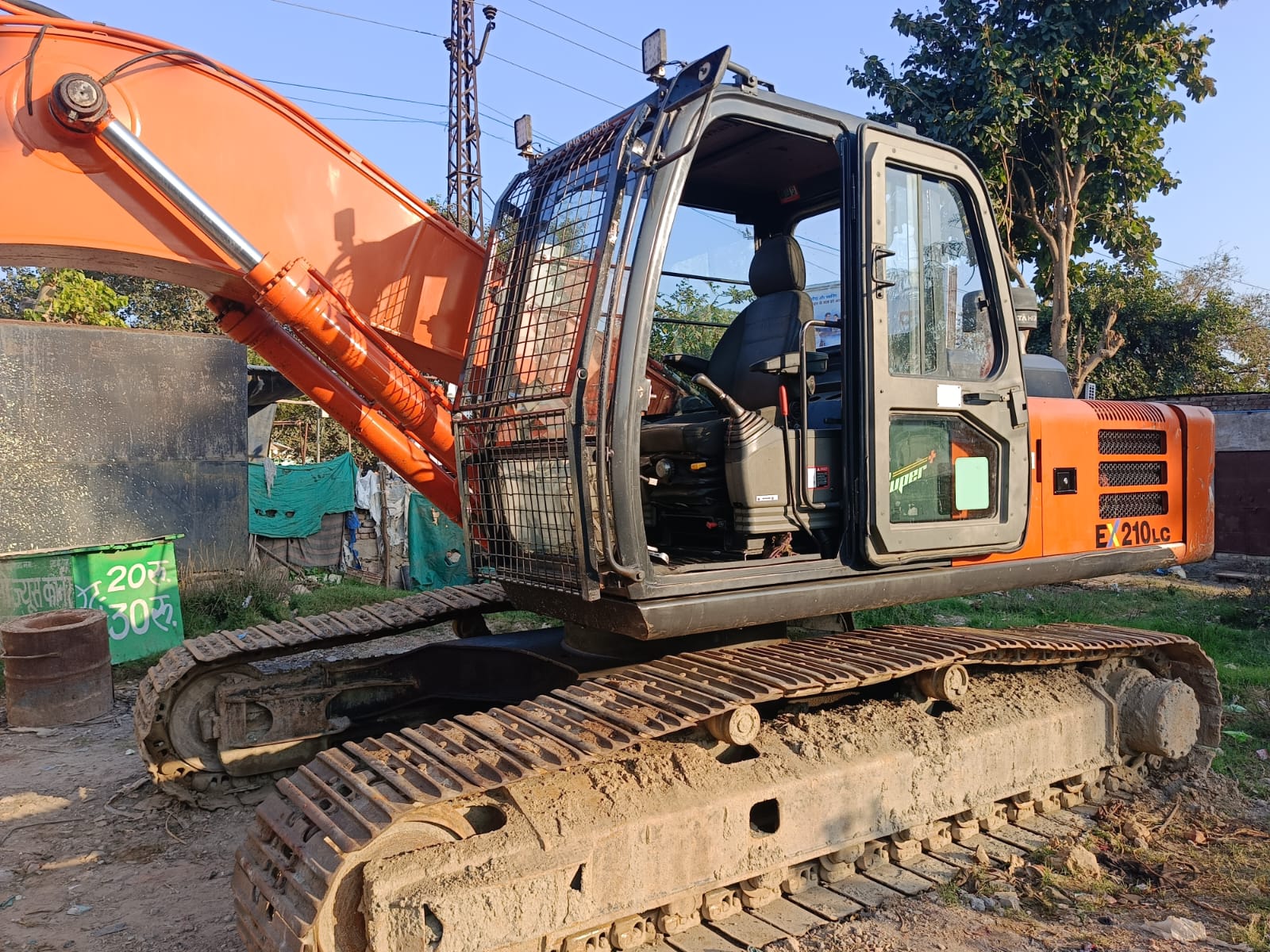 HITACHI EX210LC EXCAVATOR