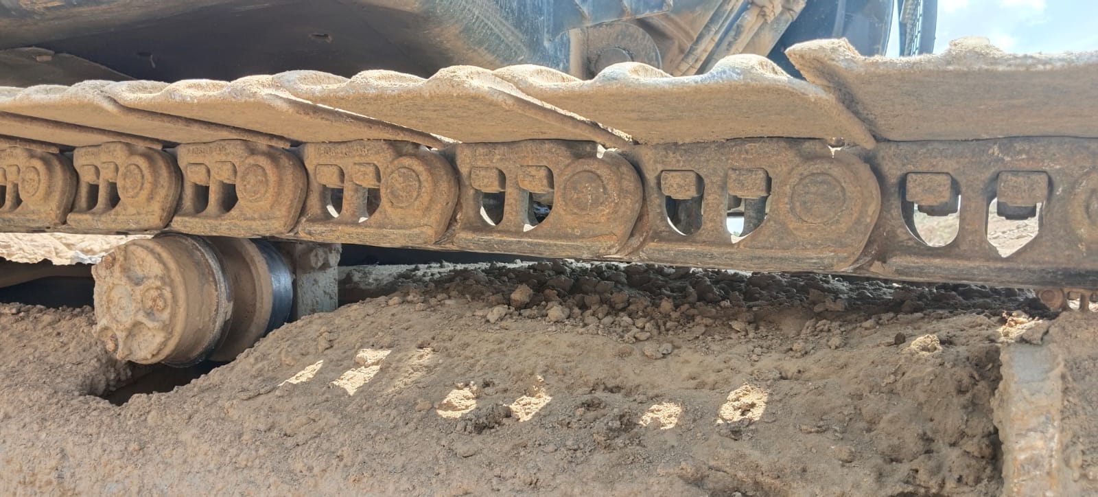 HYUNDAI R215L EXCAVATOR