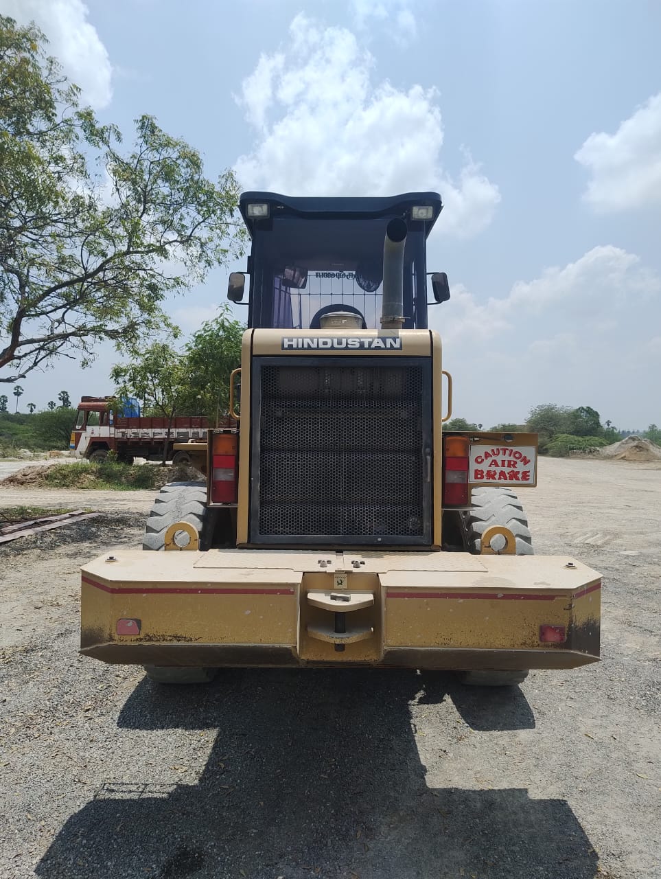 HINDUSTAN 2021E LOADER
