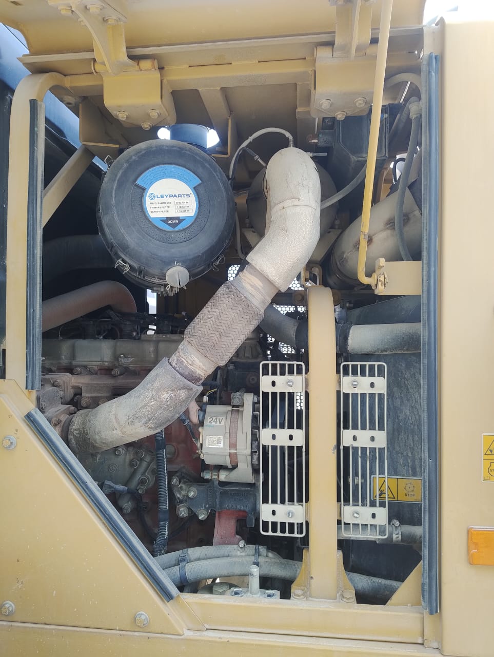 HINDUSTAN 2021E LOADER